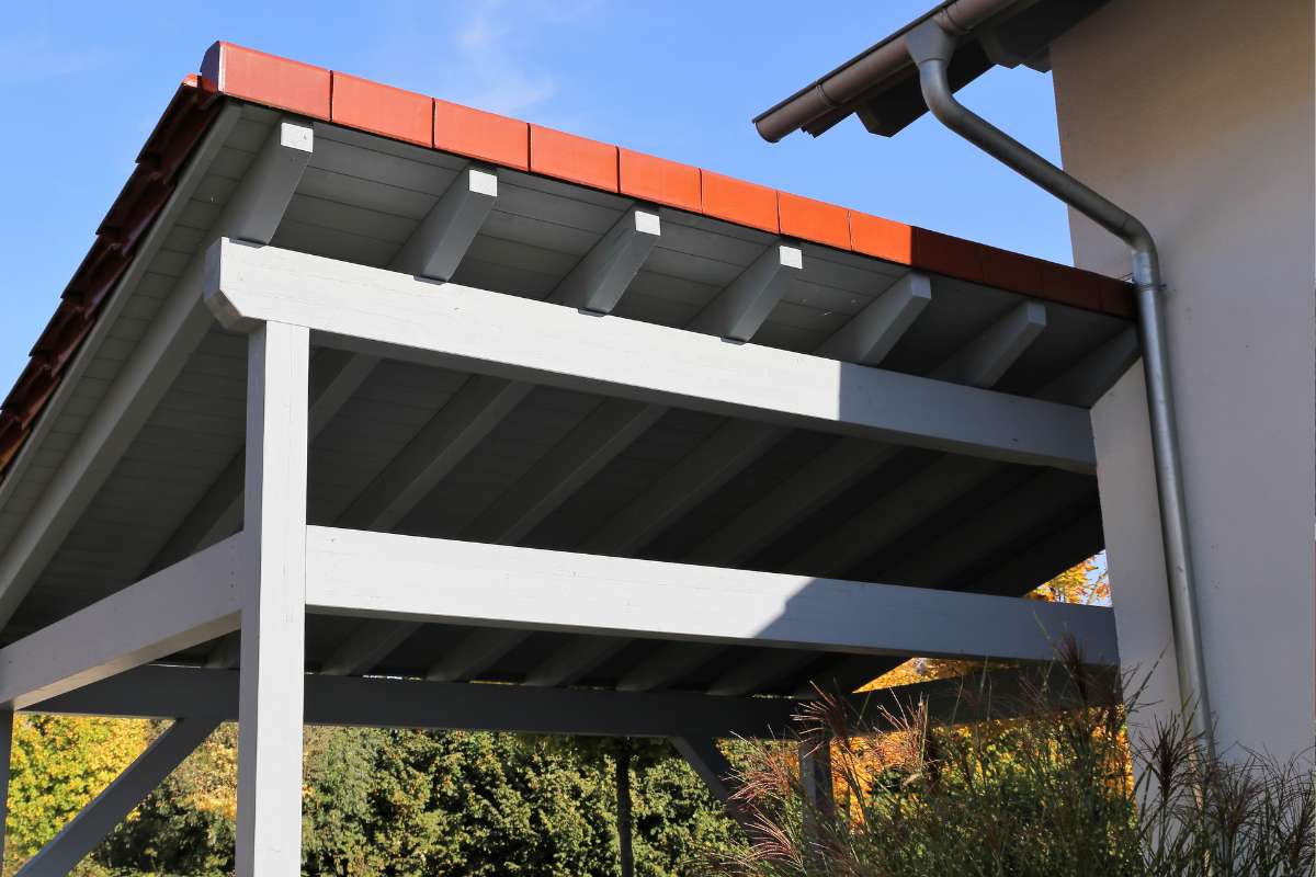 Pourquoi choisir un carport pour protéger votre voiture ?